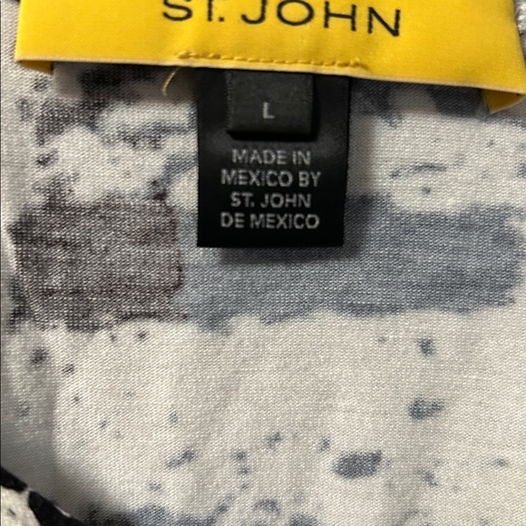 St. John Women's Black, Gray, and White Abstract Long Sleeve Top Size L EUC - Picture 2 of 6